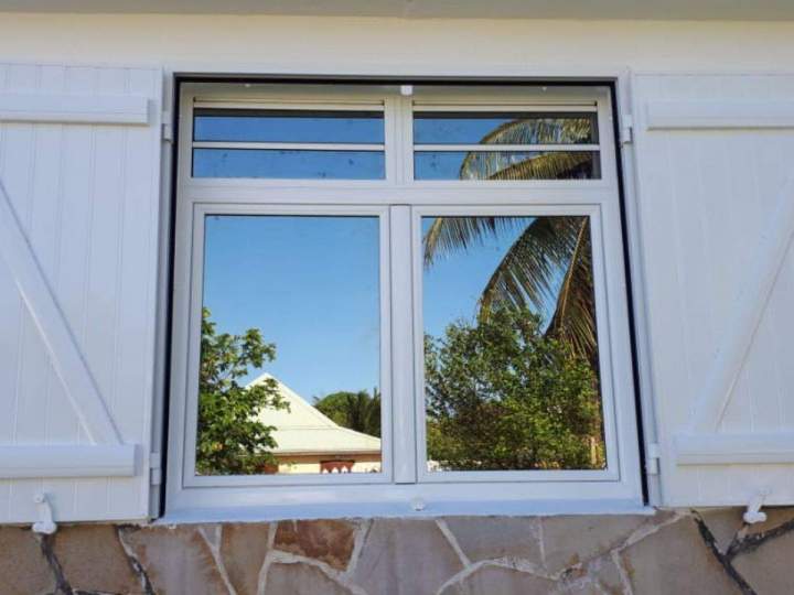 Nous installons des fenêtres performantes pour votre confort.